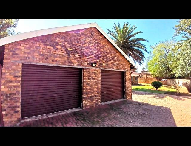 3 BEDROOM HOUSE FOR SALE IN WALDRIFT